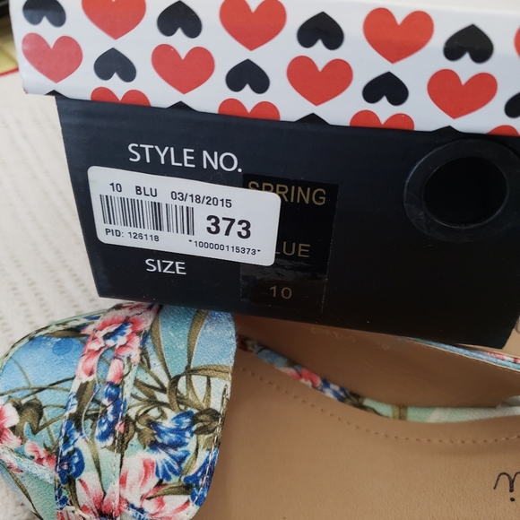 Mochi Footware Rare Unique Flats - Picture 4 of 4